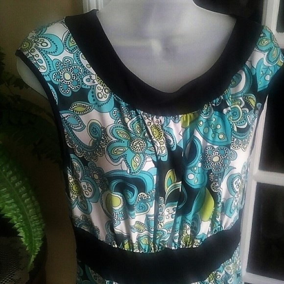 Floral Dress Like New M - Picture 2 of 5